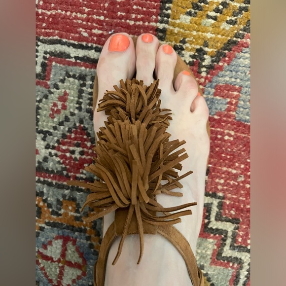 Vionic Leather Fringe Sandals (10M) - Picture 5 of 8